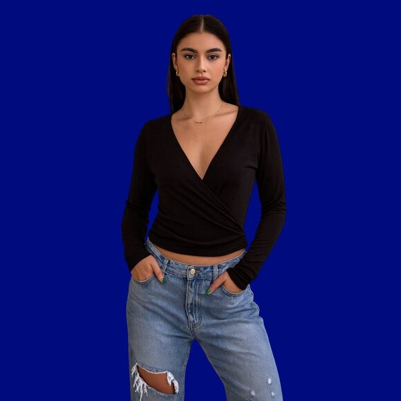 ✨ Green Envelope Black Wrap Long Sleeve Top | Size S (NWT) ✨ - Picture 1 of 9